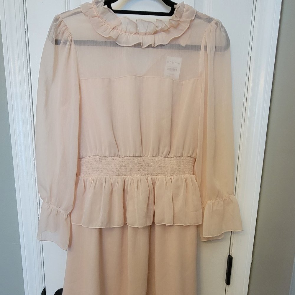 Boutique Style Blush Dress- NWT- size Medium